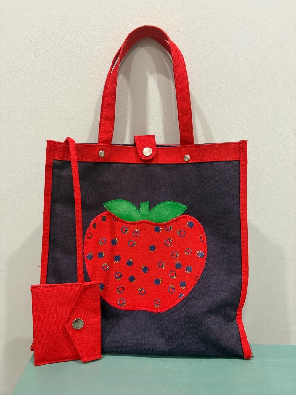 VTG 1980s / 1970s & Navy and red Apple Tote Bag with Coin Pouch Teacher Tote